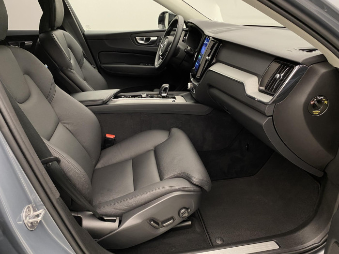 Volvo XC60 B4 AWD DARK PLUS AUT