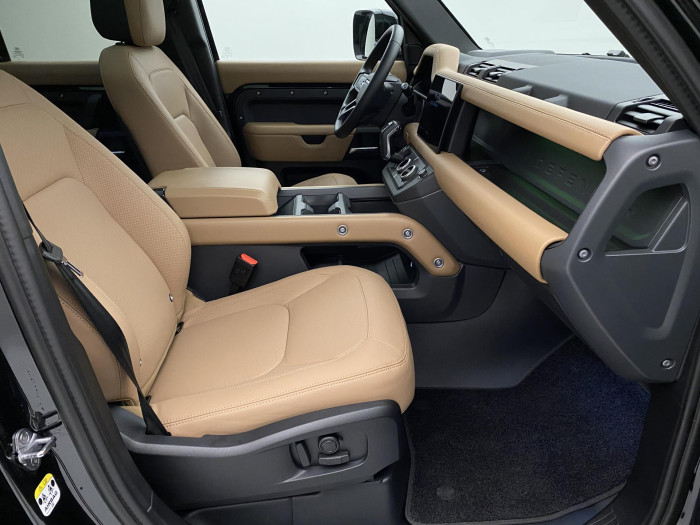 Land Rover Defender 110 D300 X-DYNAMIC HSE AWD AUT 3.0 d Dynamic