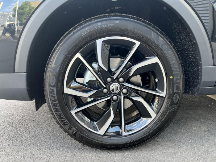 MG ZS ELEGANCE - ZIMNÍ PNEU ZDARMA* 1.0 Elegance