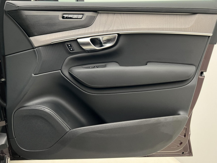 Volvo XC90 B5 AWD ULTRA BRIGHT 7MÍST CZ