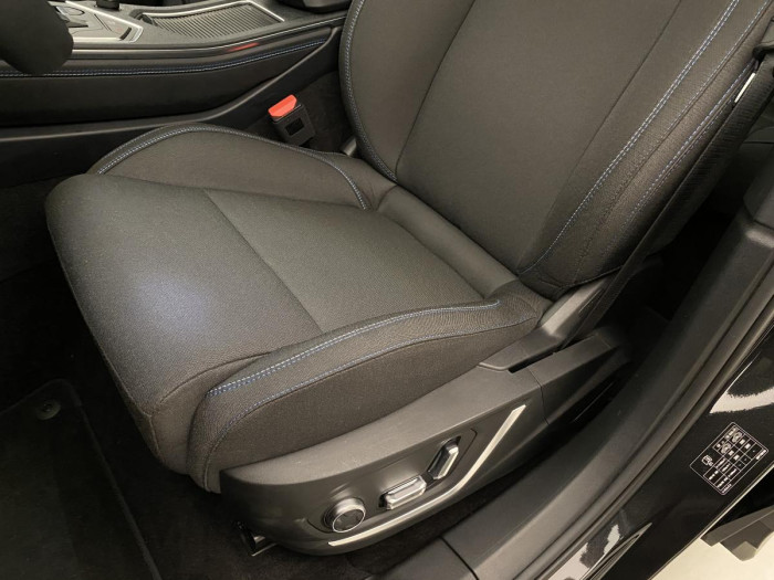 Lynk & Co 01 PHEV DCT AUT 1.maj. REZERVACE