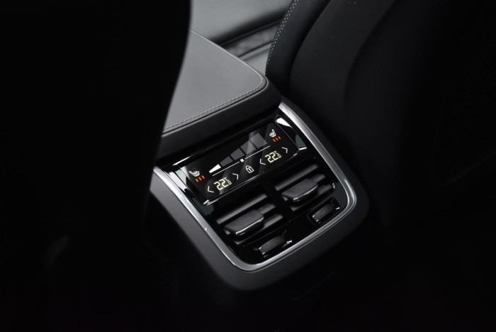 Volvo XC90 B5 AWD INSCRIPTION REZERVACE