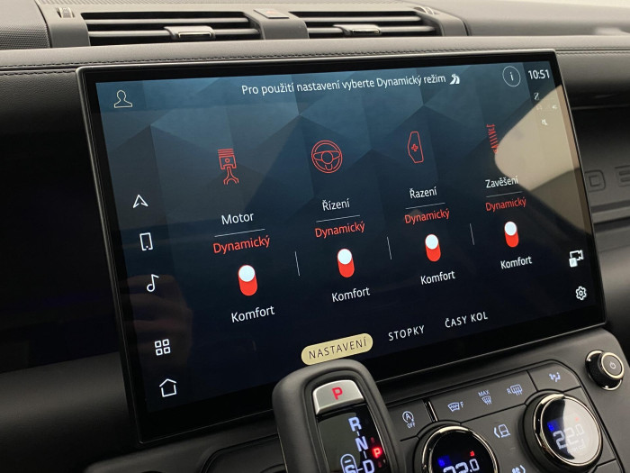 Land Rover Defender OCTA BLACK P635