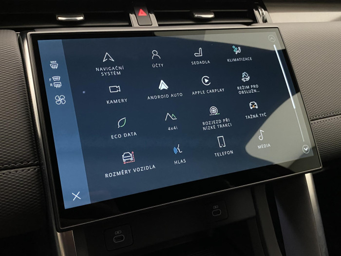 Land Rover Discovery Sport D200 DYNAMIC SE AWD AUT CZ 2.0 d Dynamic SE