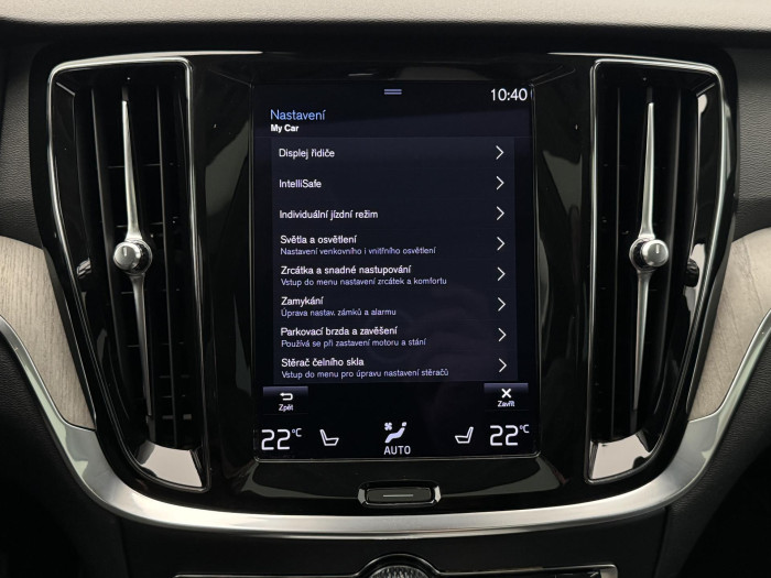 Volvo V60 CC B5 AWD PRO AUT CZ 2.0 CC CC