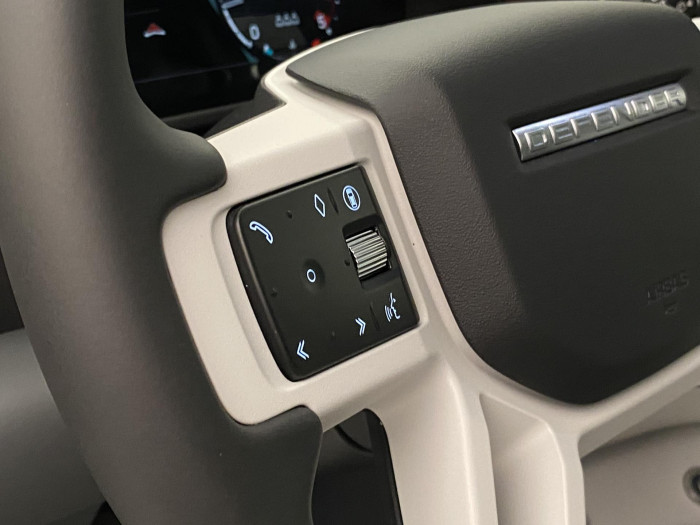 Land Rover Defender 110 D250X-DYNAMIC SE REZERVACE 3.0 d Dynamic SE