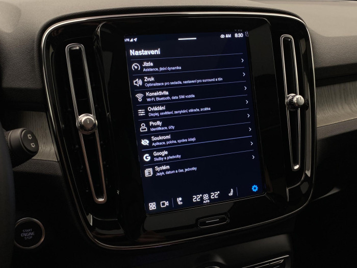 Volvo XC40 B4 AWD DARK ULTRA AUT CZ