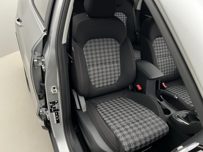 MG ZS ESSENTIAL PLUS 1.5 REZERVACE