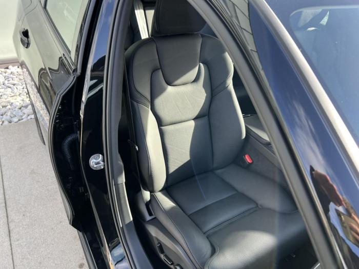 Volvo V90 B4 DARK PLUS Aut REZERVACE 2.0 Plus