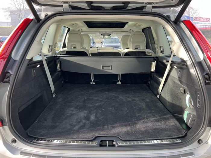 Volvo XC90 T8 AWD ULT. BRIGHT 7MÍSTNÁ Aut