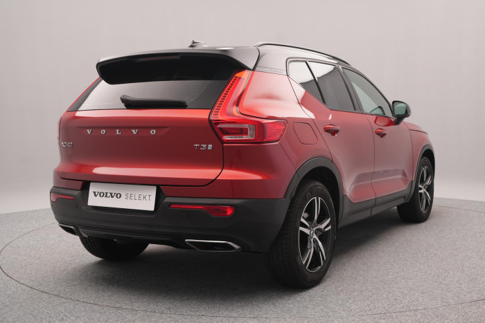 Volvo XC40 T3 R-DESIGN AUT REZERVACE