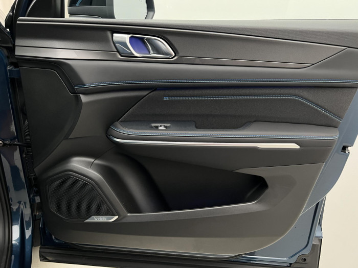 Lynk & Co 01 PHEV DCT AUT 1.maj.