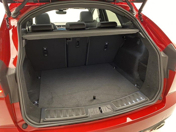 Jaguar E-Pace P250 R-DYNAMIC SE AWD AUT 2.0 Dynamic SE