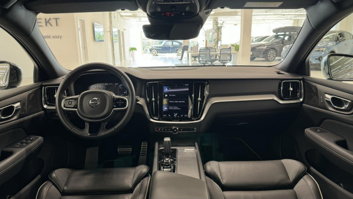 Volvo V60 B4 R-DESIGN AUT REZERVACE