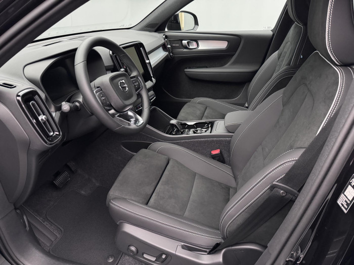 Volvo XC40 B3 AUT BLACK EDITION ULTRA 2.0 Edition