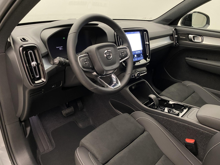 Volvo XC40 B3 AUT PLUS BLACK EDITION