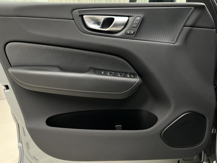 Volvo XC60 B4 R-DESIGN AUT