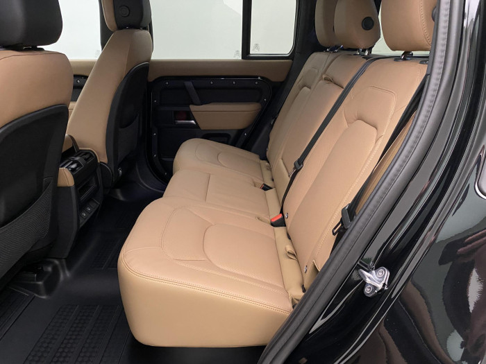 Land Rover Defender 110 D300 X-D HSE REZERVACE 3.0 d d