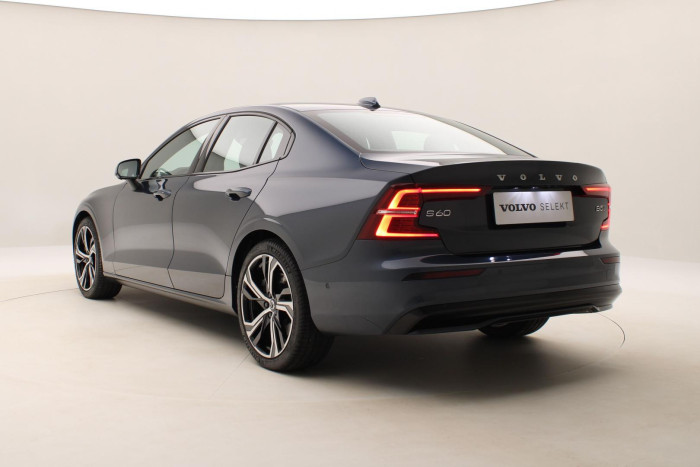 Volvo S60 B5 AWD ULTIMATE DARK REZERVACE