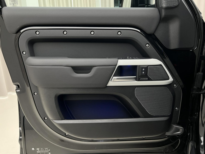 Land Rover Defender 110 D300 X-DYNAMIC 3.0 d Dynamic