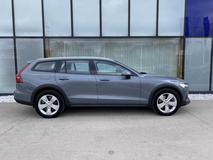 Volvo V60 CROSS COUNTRY B4 AWD Aut 1.maj