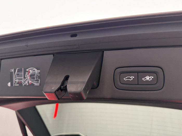 Volvo V90 T6 AWD RECHARGE DARK 1.maj