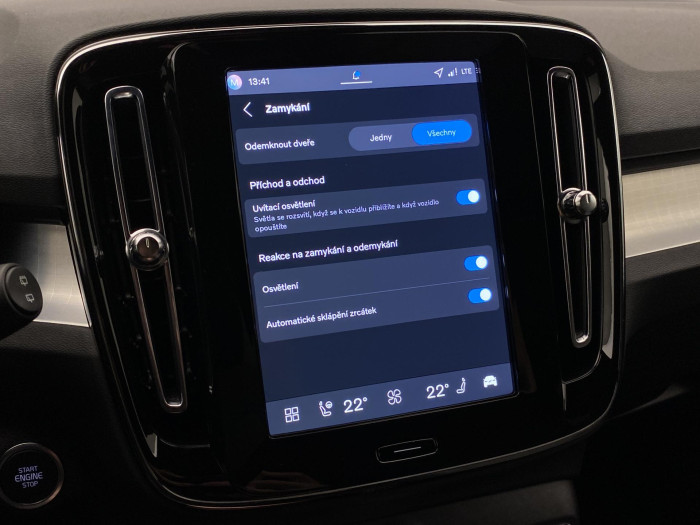 Volvo XC40 B3 AUT DARK PLUS