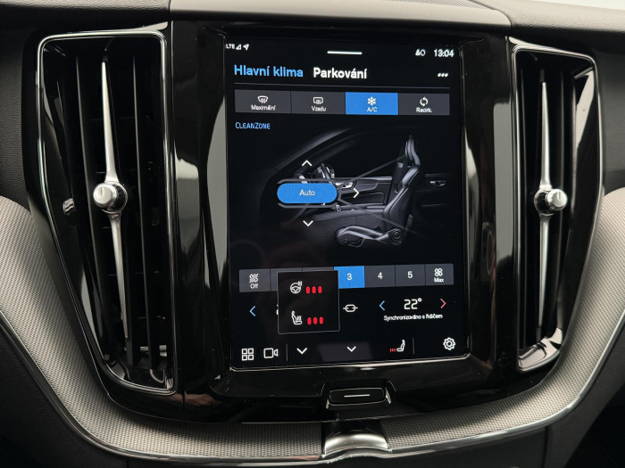 Volvo XC60 T6 AWD RECHARGE AUT CZ 1.maj