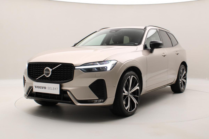 Volvo XC60 B5 AWD ULTIMATE REZERVACE