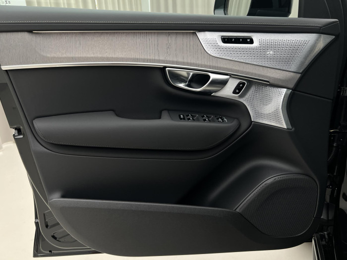 Volvo XC90 T8 AWD RECHARGE DARK ULTRA AUT