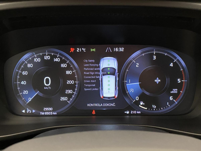 Volvo XC40 D3 MOMENTUM AUT REZERVACE 2.0 d Momentum