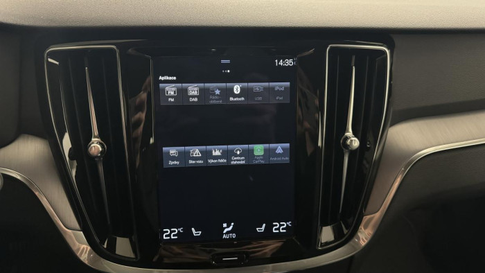 Volvo V60 B4 MOMENTUM AUT REZERVACE 2.0 Momentum