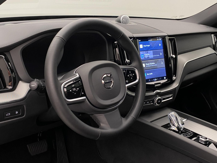 Volvo XC60 T6 AWD ULTRA DARK AUT CZ