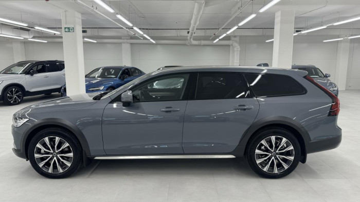 Volvo V90 CROSS COUNTRY B4 AWD REZERVACE