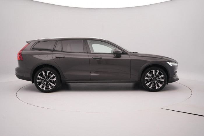 Volvo V60 CC B5 AWD PLUS AUT 1.maj.