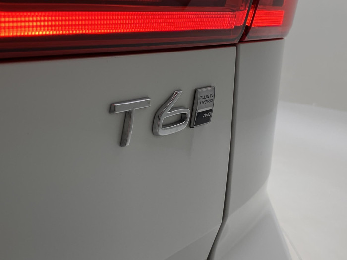 Volvo XC60 T6 AWD PLUG-IN DARK PLUS AUT
