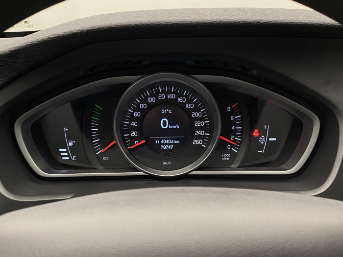 Volvo V40 T2 KINETIC CZ