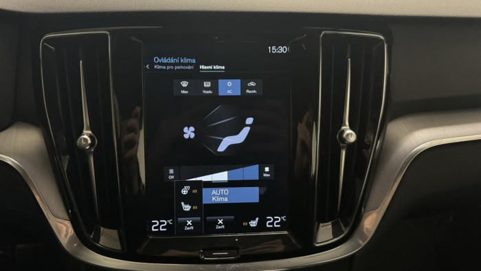 Volvo V60 B4 MOMENTUM REZERVACE 2.0 Momentum