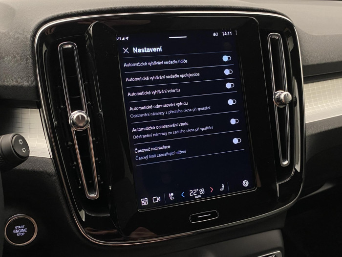 Volvo XC40 B4 DARK PLUS AUT CZ