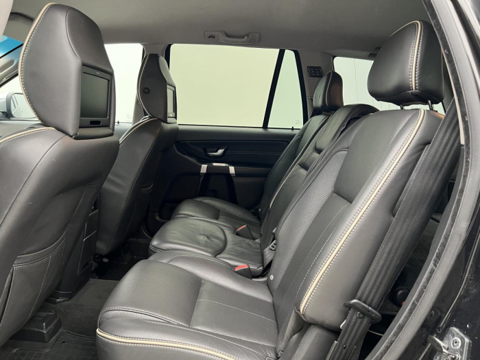 Volvo XC90 D5 AWD EXECUTIVE 7MÍSTNÁ AUT 2.4 d Executive