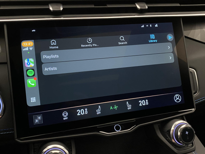 Lynk & Co 01 PHEV DCT AUT 1.maj REZERVACE