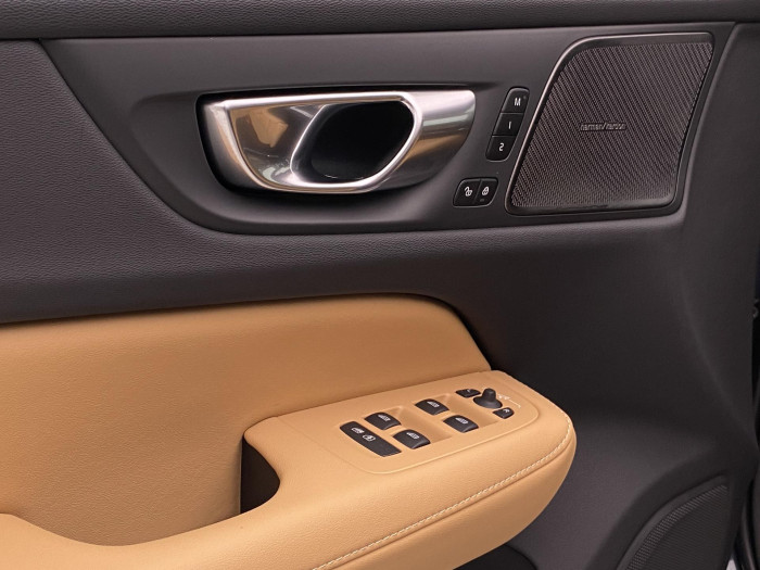 Volvo V60 B4 AUT DARK PLUS