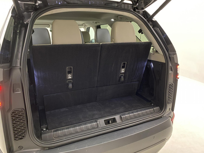 Land Rover Discovery 3,0 SD6 AWD SE AUT REZERVACE 3.0 SE