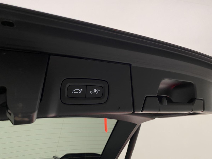 Volvo V90 B4 AWD CORE AUT REZERVACE