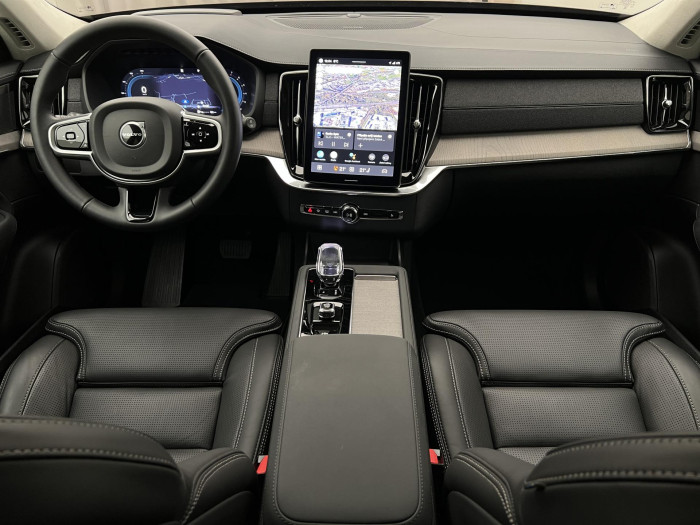 Volvo XC90 B5 AWD ULTRA BRIGHT 7MÍST CZ