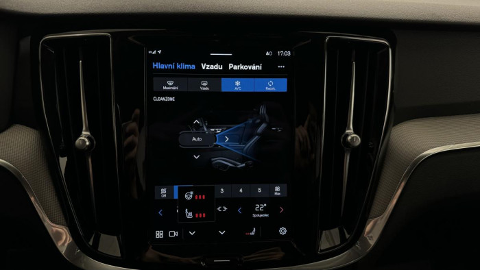 Volvo V60 CROSS COUNTRY REZERVACE