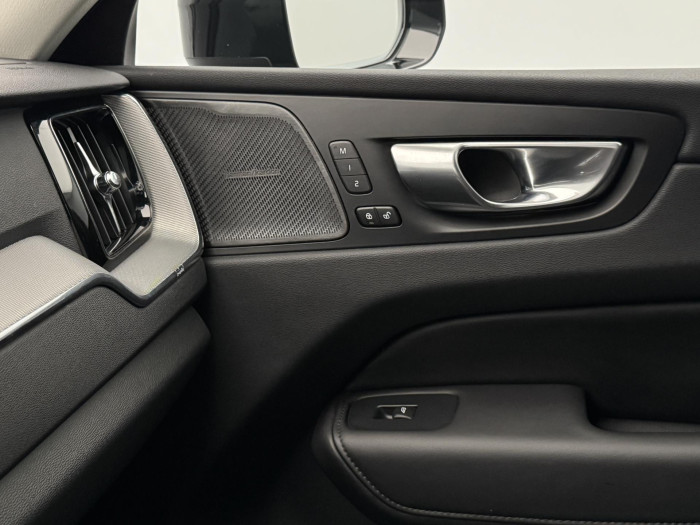 Volvo XC60 B4 AWD PLUS DARK AUT 1. maj