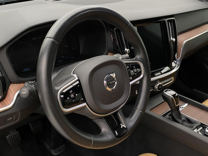 Volvo V60 D3 MOMENTUM NAVIGACE REZERVACE 2.0 d Momentum