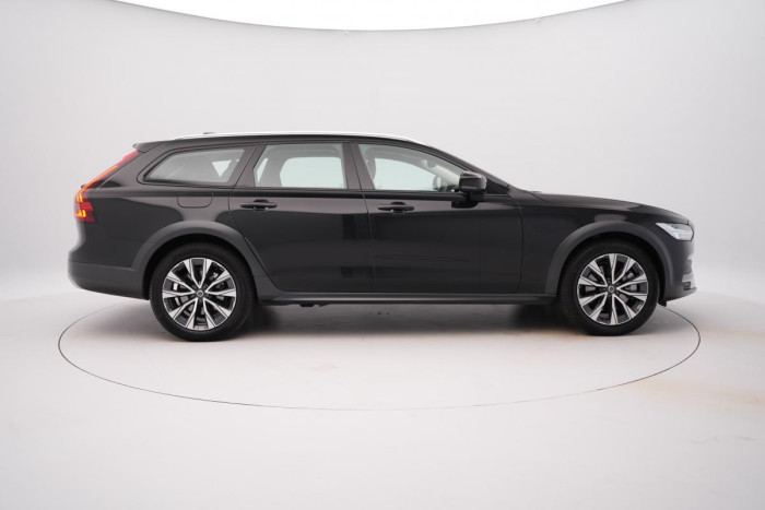 Volvo V90 CC B4 AWD PLUS AUT CZ 1.maj.