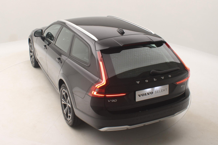 Volvo V90 CC B4 AWD PLUS AUT CZ 1.maj.